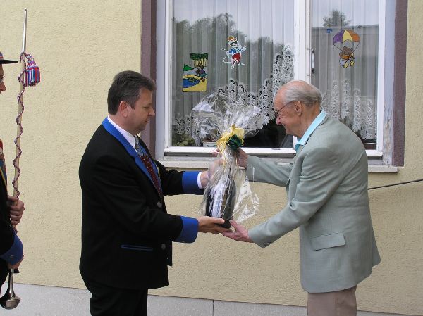 Geburtstagsständchen zum 80er für Ehrenmitglied Ing. Anton Rois